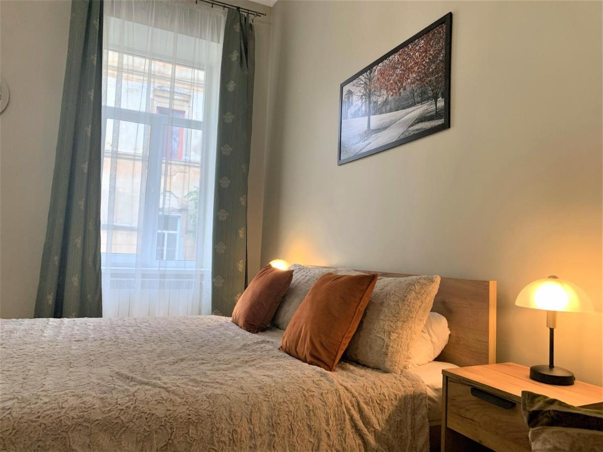 Glorious Apartment Near The Old City Lviv Buitenkant foto