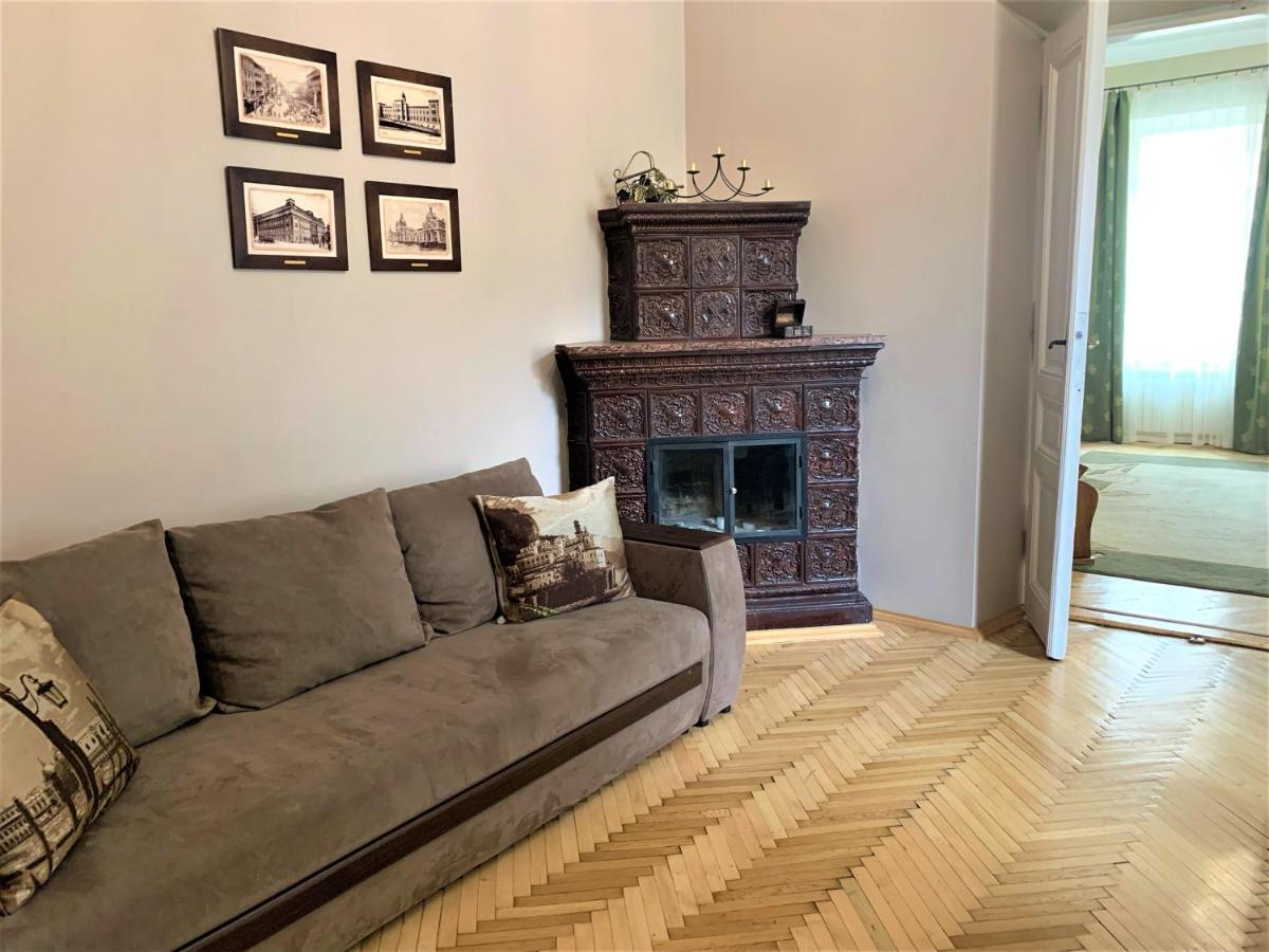 Glorious Apartment Near The Old City Lviv Buitenkant foto