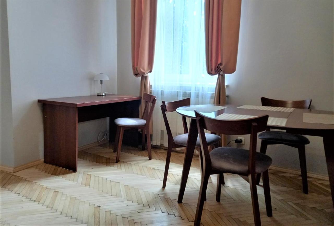 Glorious Apartment Near The Old City Lviv Buitenkant foto